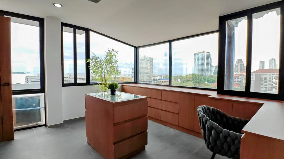 800 m2 LUXURY PENTHOUSE. PANORAMIC SEA VIEW!