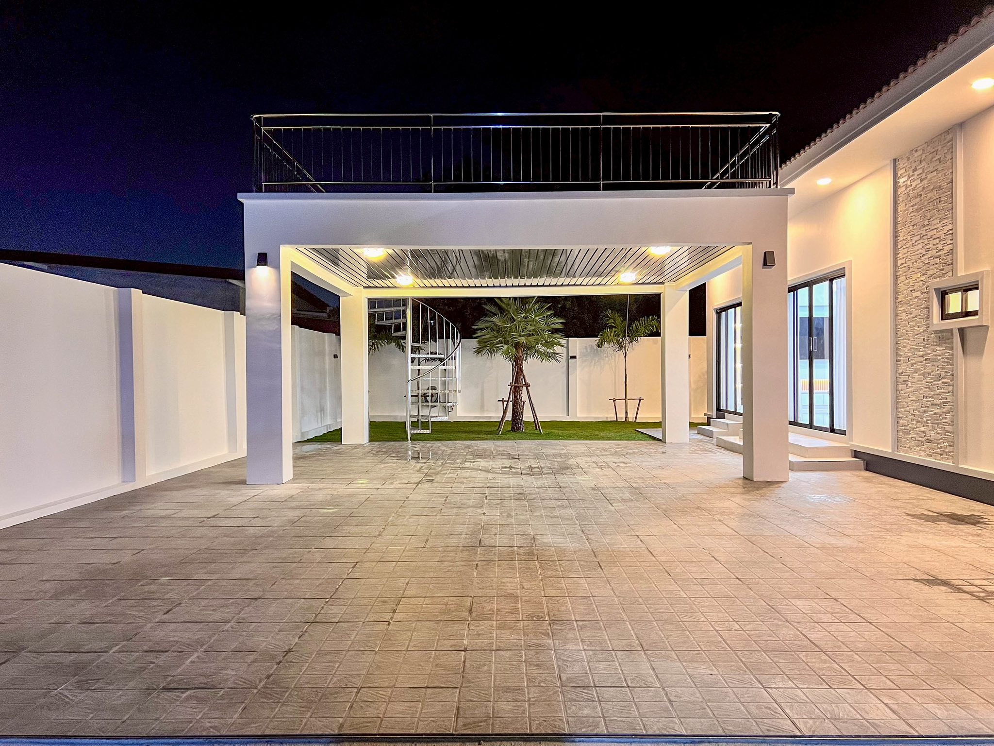 Luxury pool villa Brand new for sale