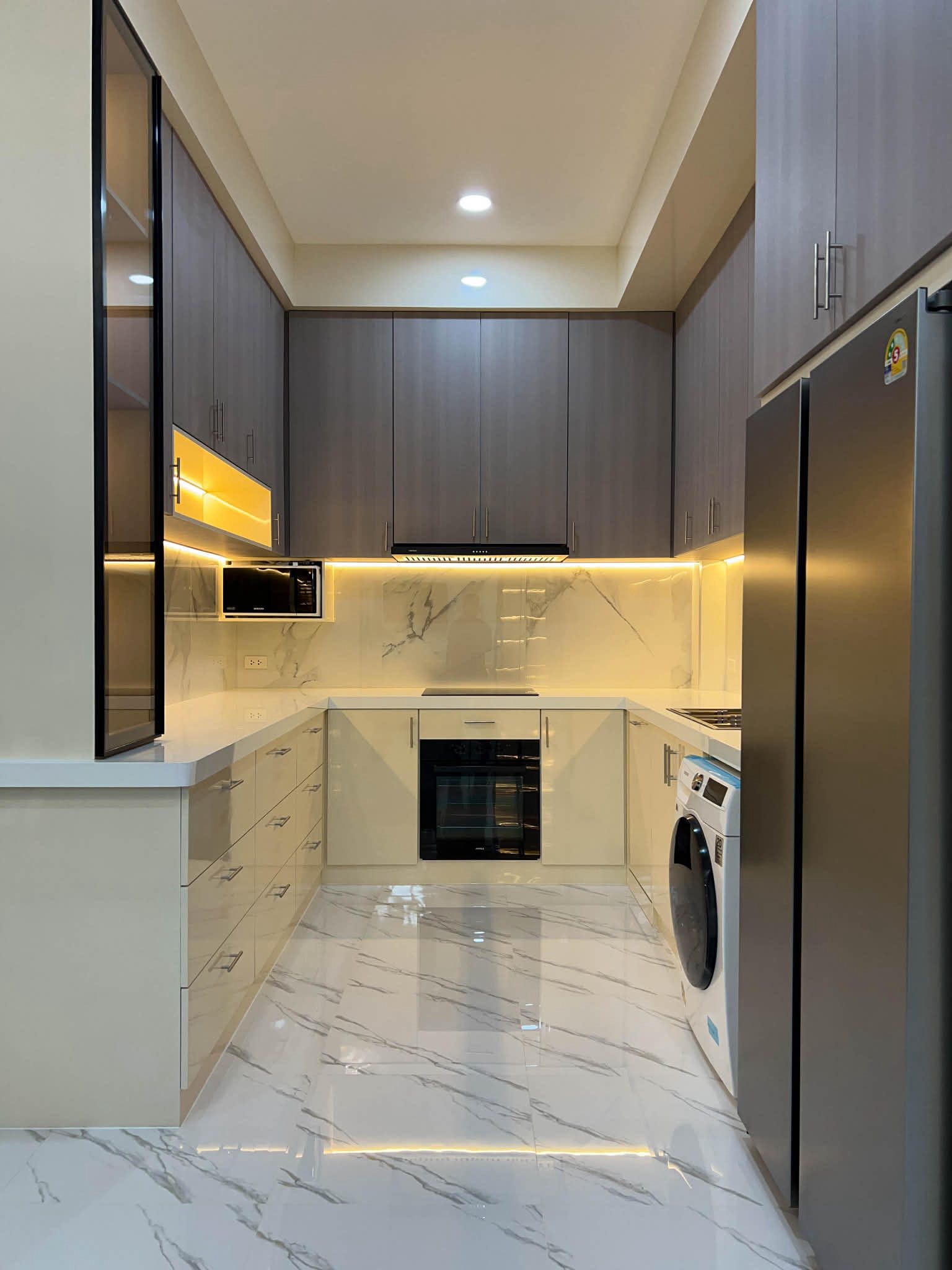 Luxury pool villa Brand new, great location