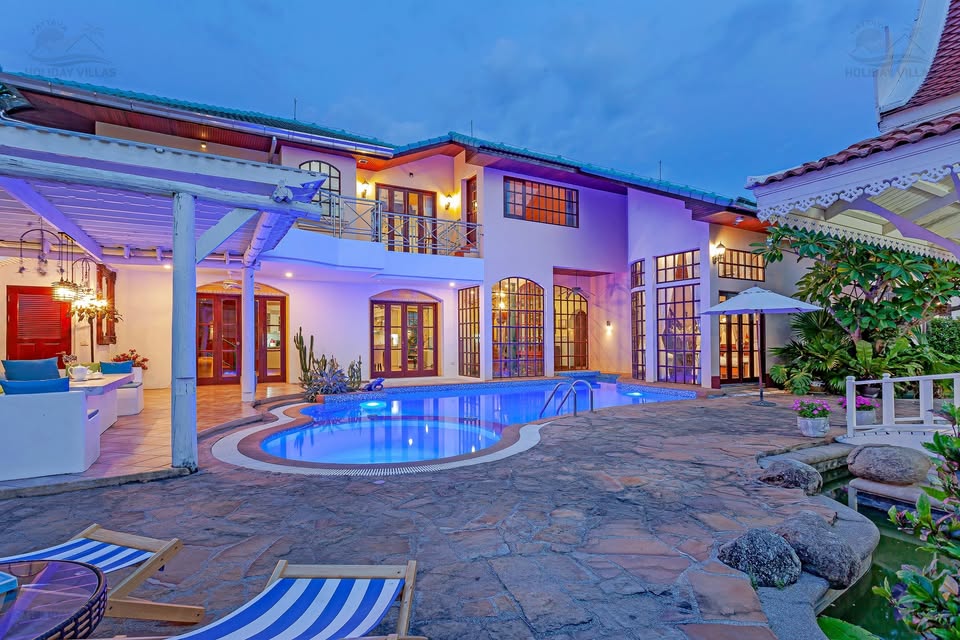  HUGE 6bdr Guests House for renovations