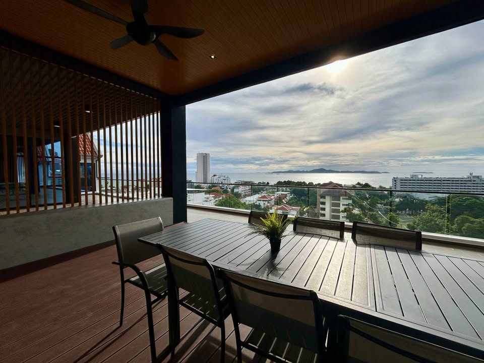 800 m2 LUXURY PENTHOUSE. PANORAMIC SEA VIEW!