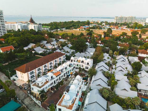 Wongamat Beach House  (200m walk to beach) FOR RENT & SALE