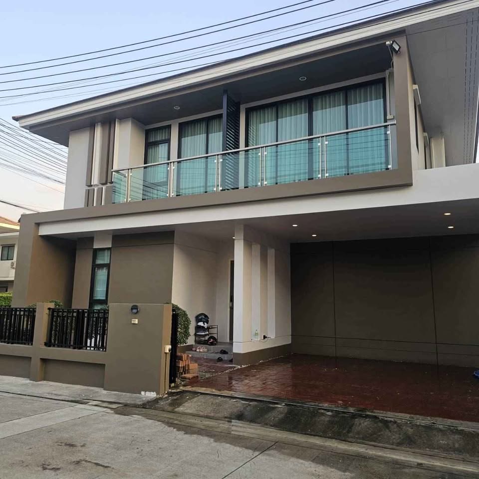 Brand New 4 bedrooms house H Living Life Chaipornwithi-Motorway