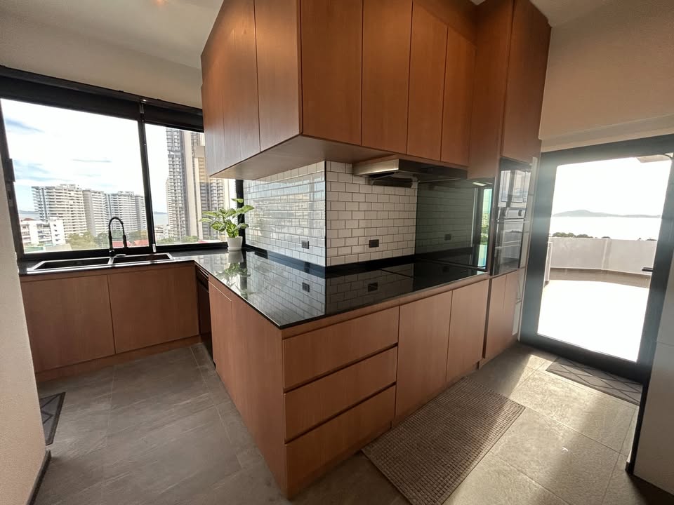 800 m2 LUXURY PENTHOUSE. PANORAMIC SEA VIEW!