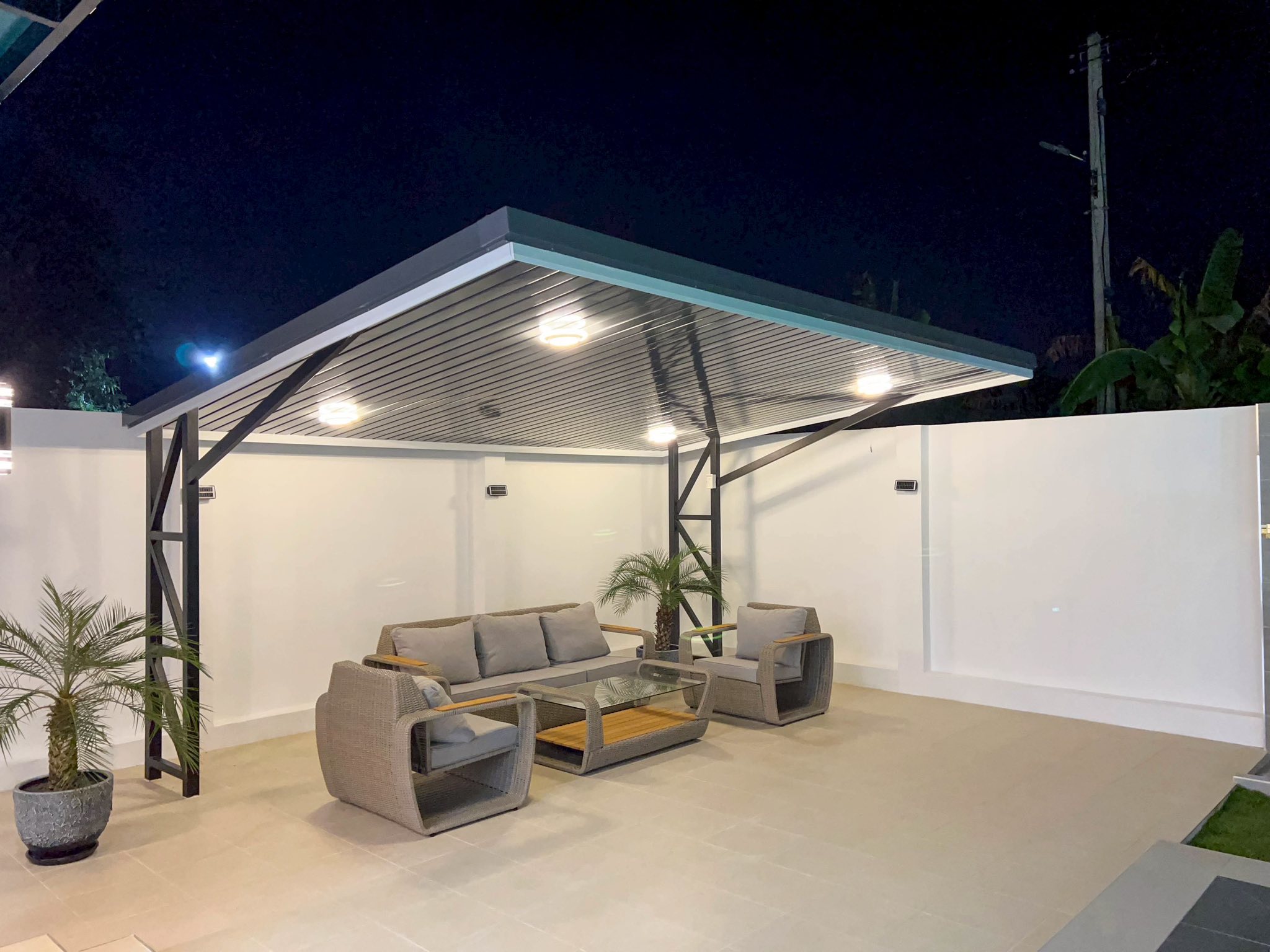 Luxury pool villa Brand new for sale