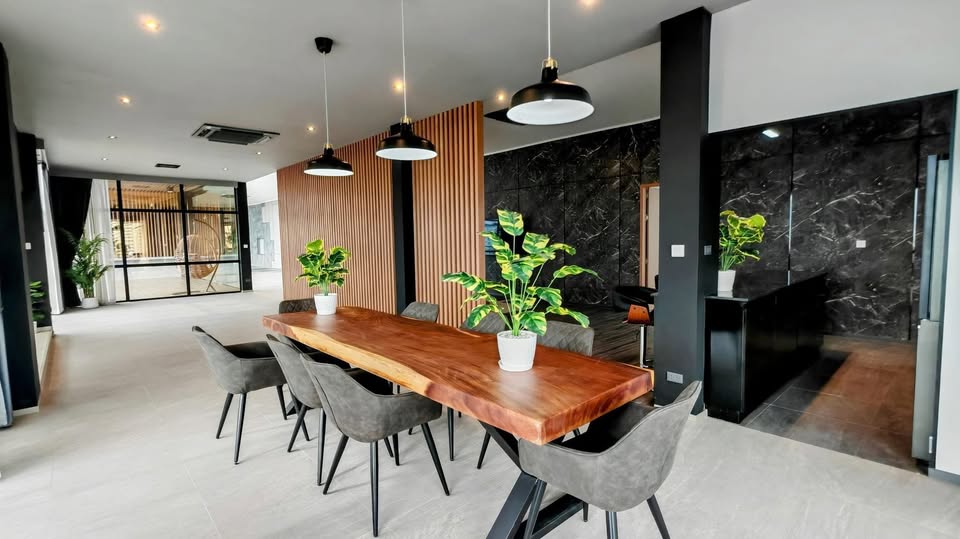 800 m2 LUXURY PENTHOUSE. PANORAMIC SEA VIEW!