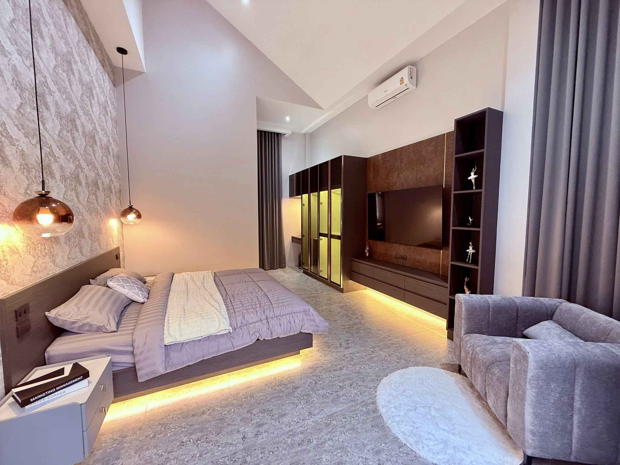 Private Home Pool villa comes with private guesthouse