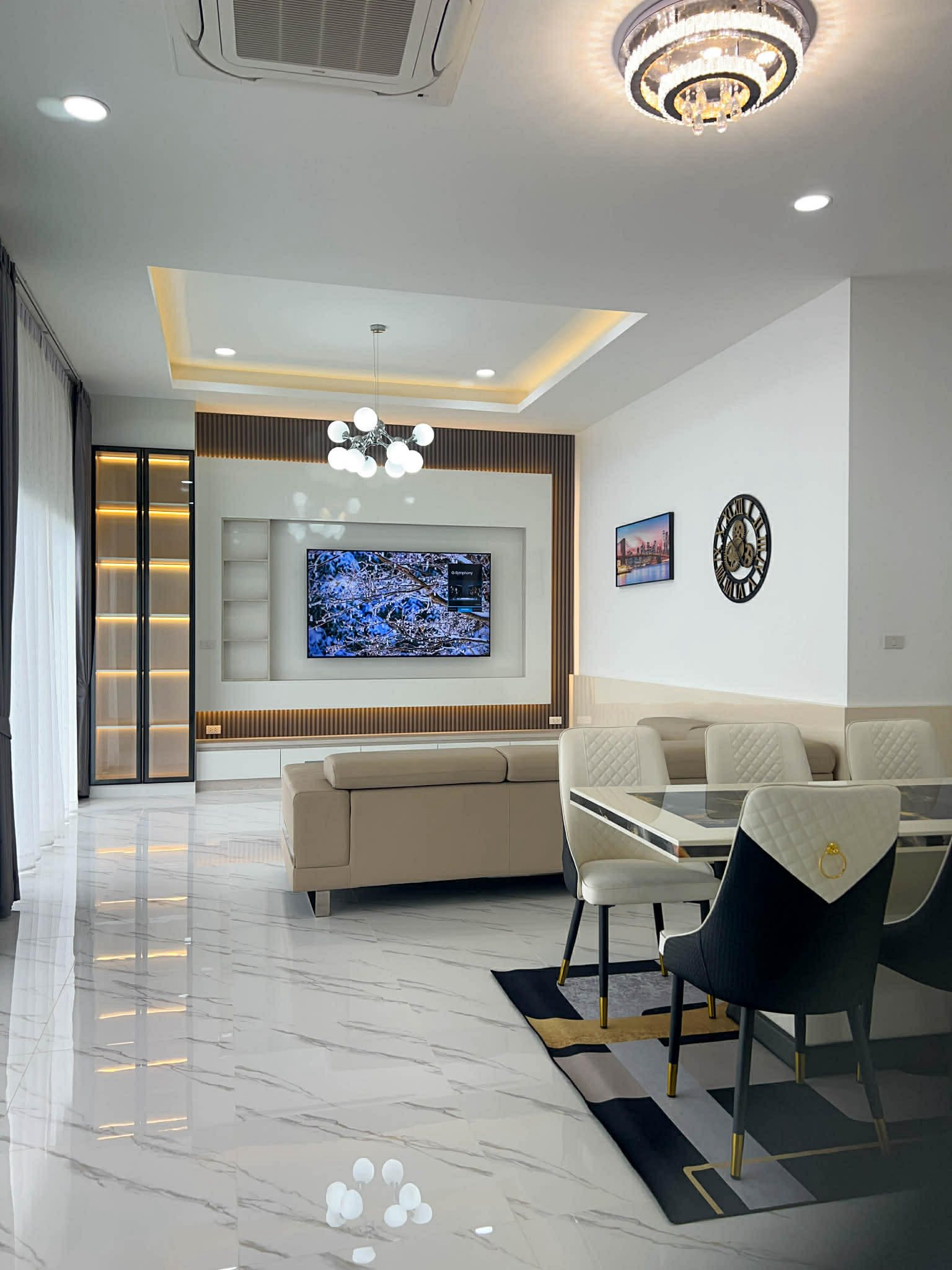 Luxury pool villa Brand new, great location