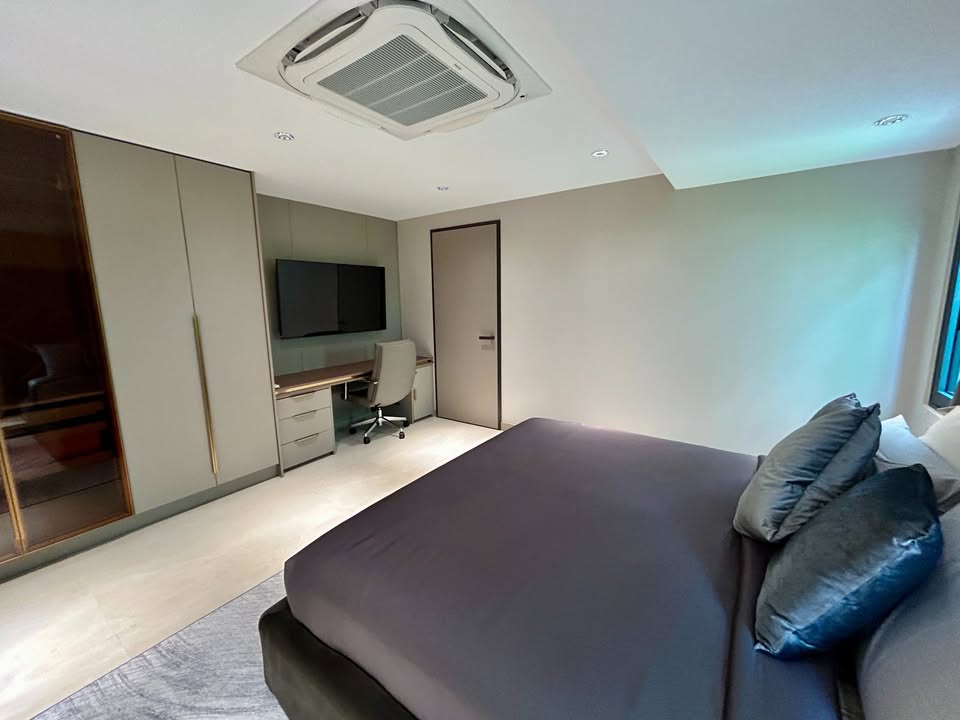 LUXURY FAMILY VILLA FOR SALE IN PATTAYA 