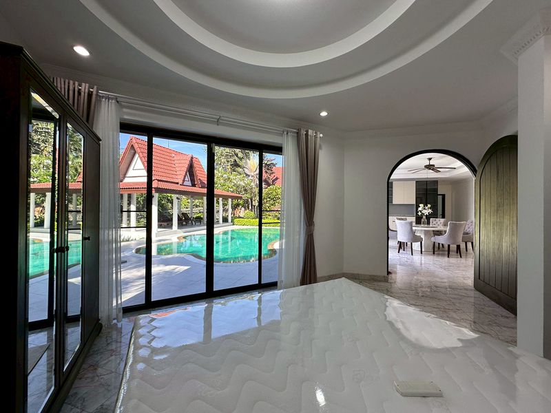 Paradise 5bdr Pool Villa