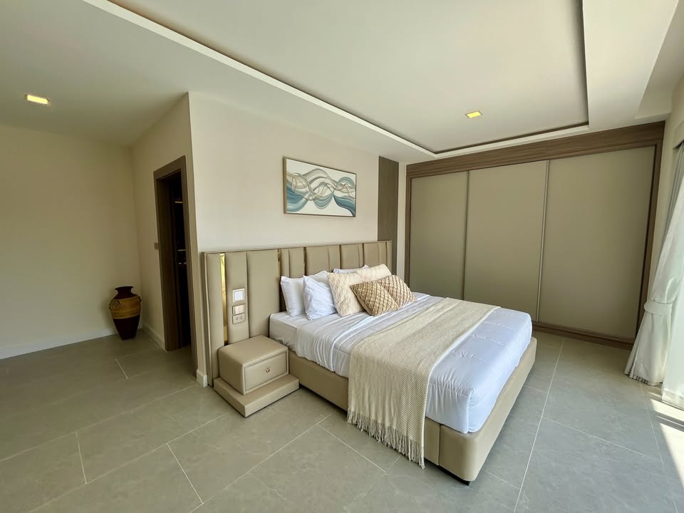 Luxury 7bdr Pool Villa for Sale in Huay Yai