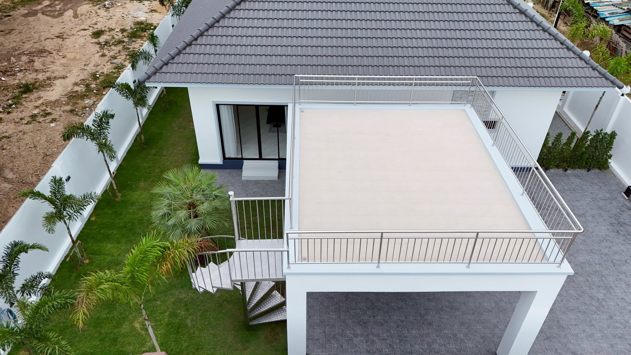 Luxury pool villa Brand new for sale