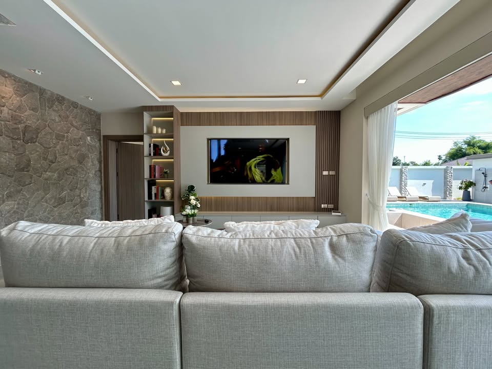 Luxury 7bdr Pool Villa for Sale in Huay Yai