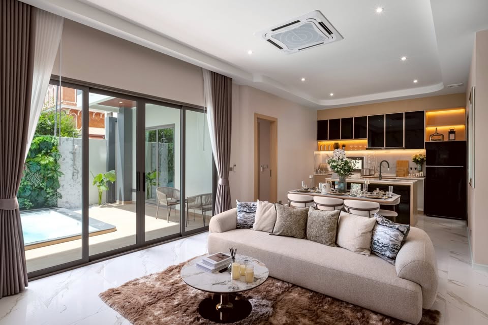 4bdr Pool Villa in the Heart of the City