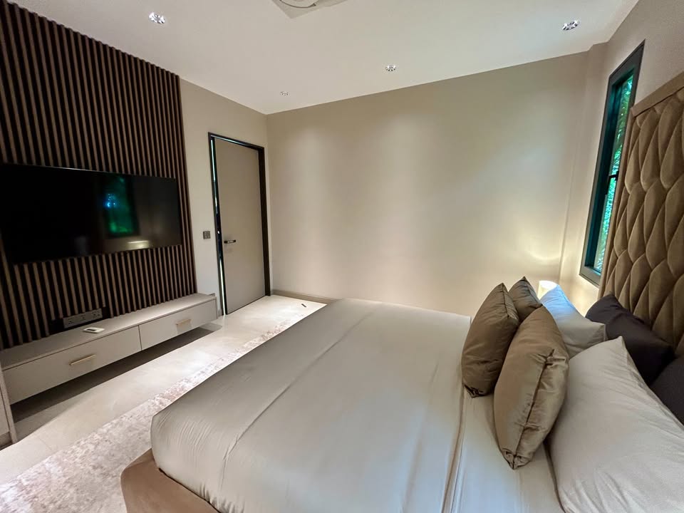 LUXURY FAMILY VILLA FOR SALE IN PATTAYA 