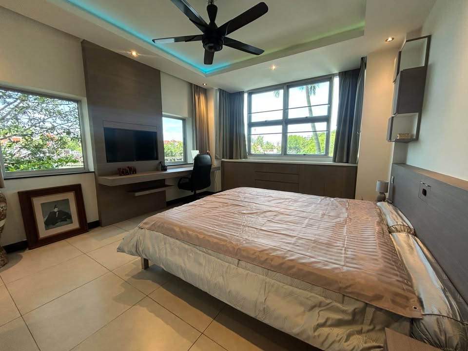 While Marina Unique 3bdr for sale 