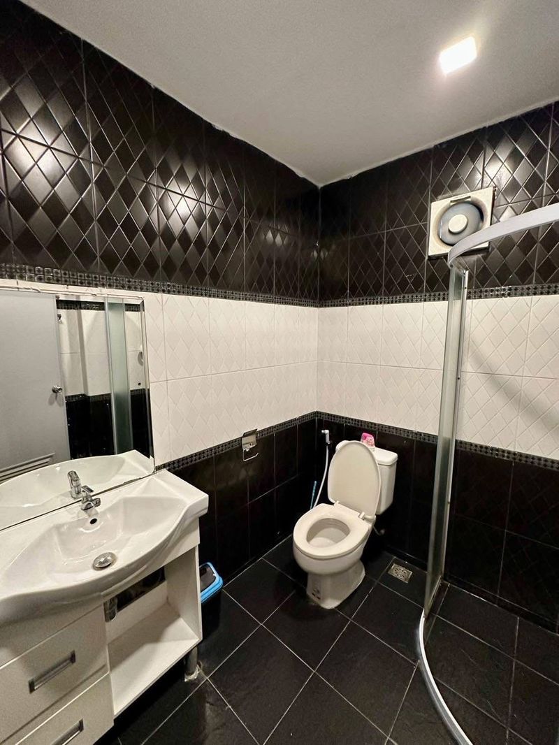 5bdr Pool villa for Rent in Pattaya