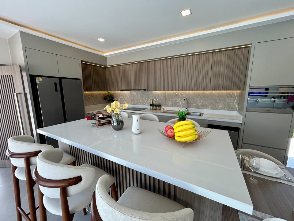 Luxury 7bdr Pool Villa for Sale in Huay Yai