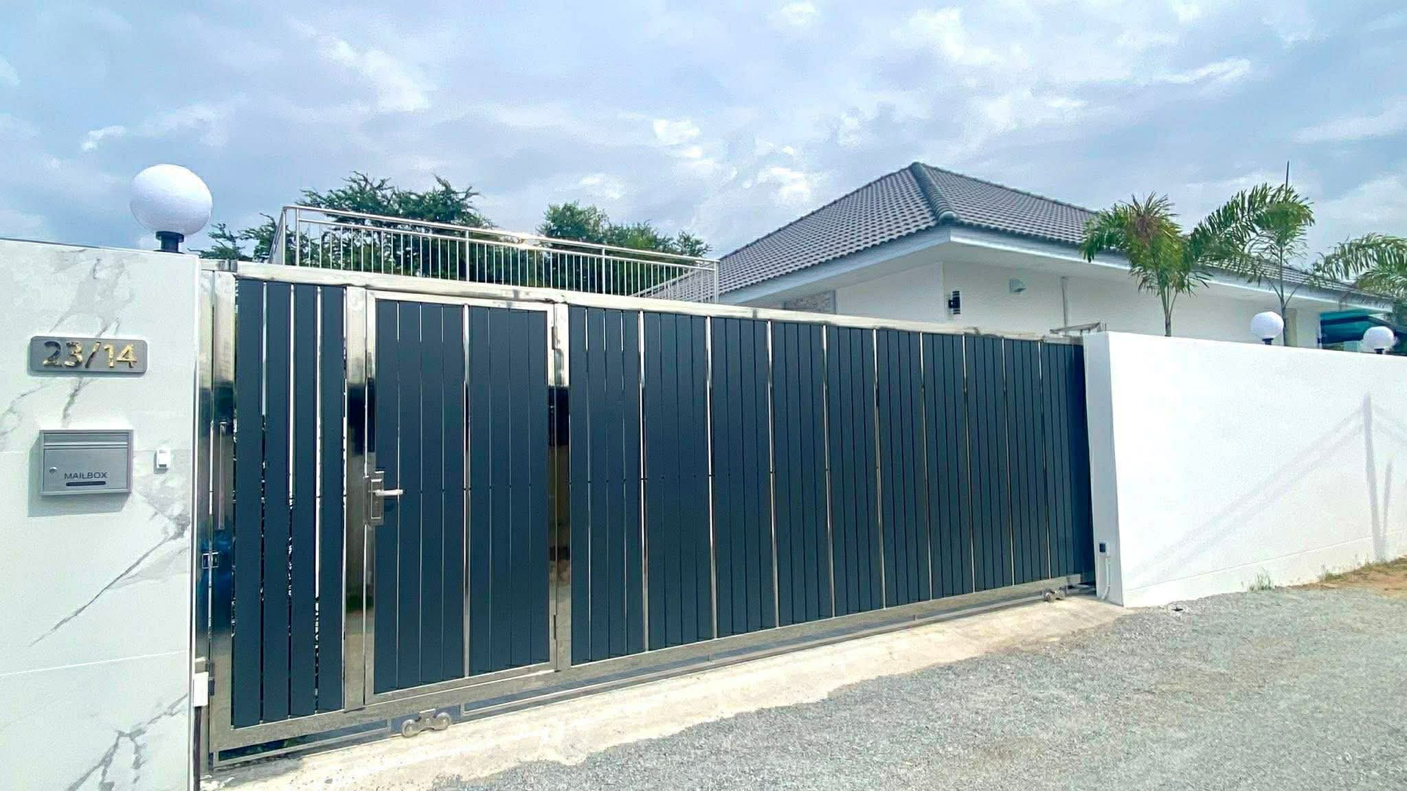 Luxury pool villa Brand new, great location