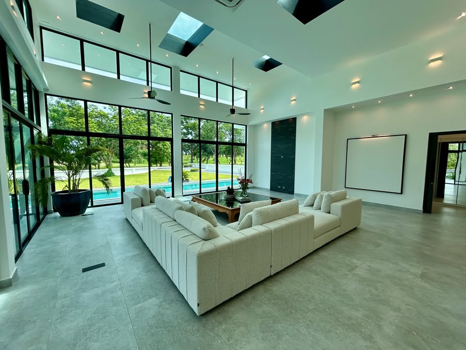 Brand New Ultra-Luxury Home on Phoenix Gold Golf Course