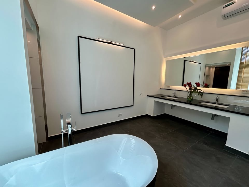 Brand New Ultra-Luxury Home on Phoenix Gold Golf Course