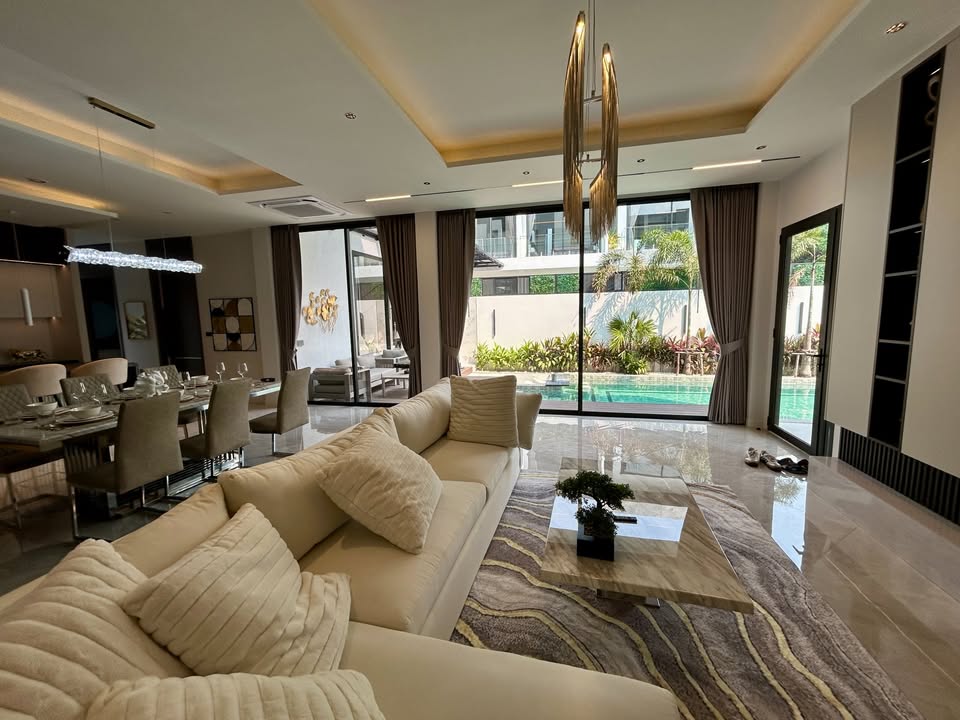 Luxury, newly built, modern-style pool villa for sale near Jomtien Beach