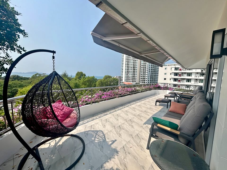 A House in the Sky 3bdr Condo