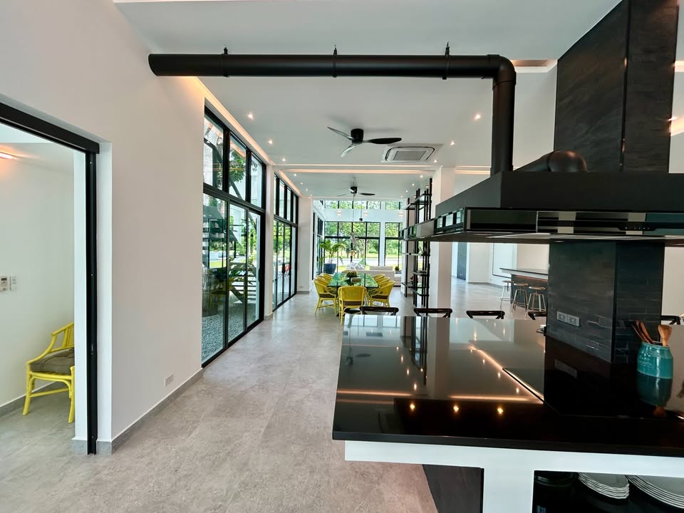 Brand New Ultra-Luxury Home on Phoenix Gold Golf Course