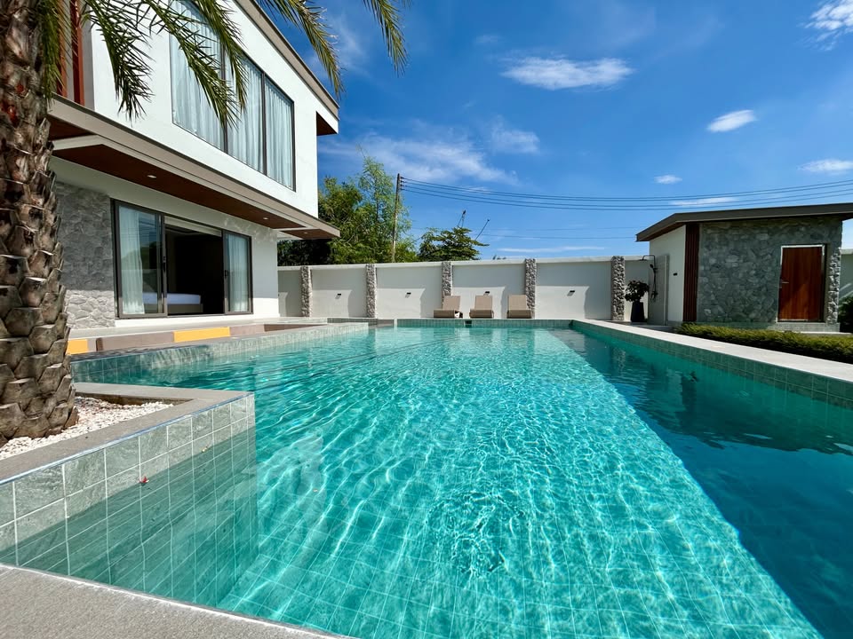Luxury 7bdr Pool Villa for Sale in Huay Yai