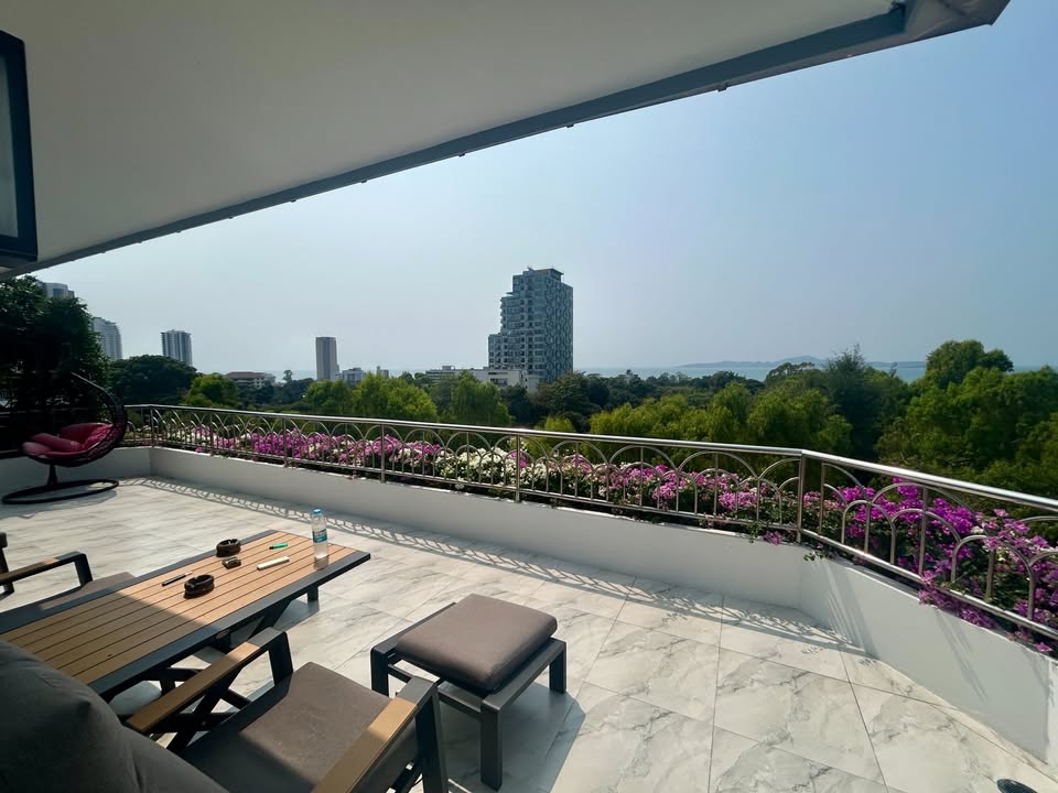 A House in the Sky 3bdr Condo