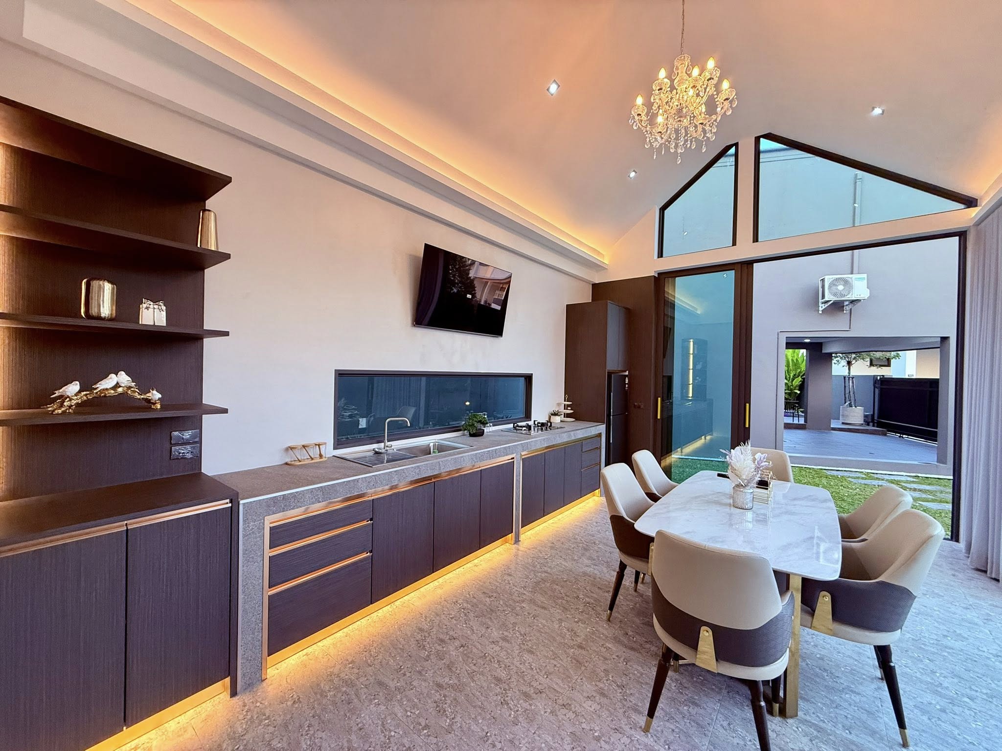 Private Home Pool villa comes with private guesthouse