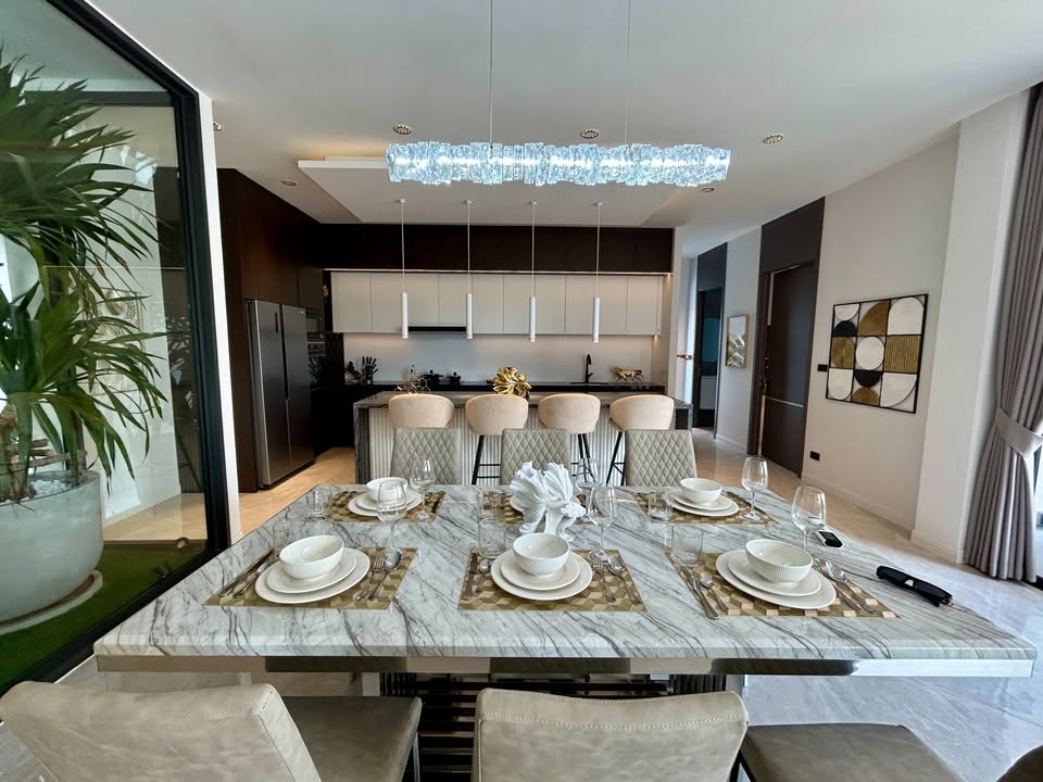 Luxury, newly built, modern-style pool villa for sale near Jomtien Beach