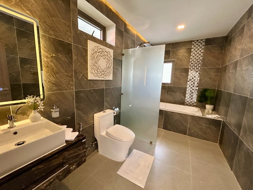 Luxury 7bdr Pool Villa for Sale in Huay Yai