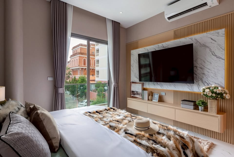 4bdr Pool Villa in the Heart of the City