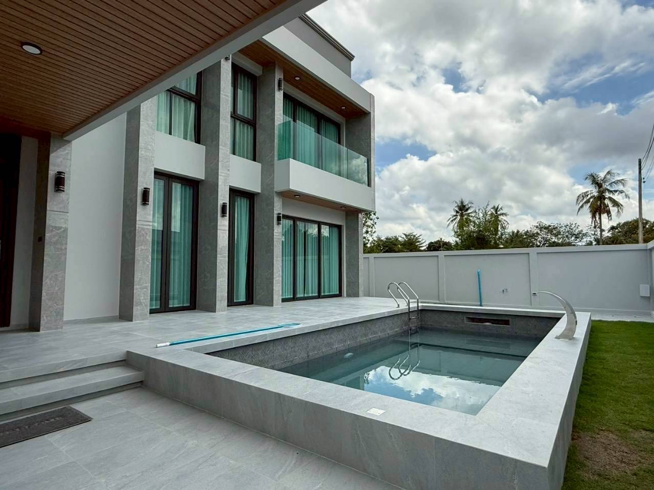 Impress Village - Pattaya