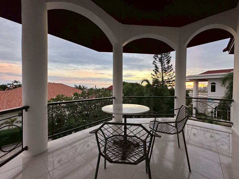 Paradise 5bdr Pool Villa