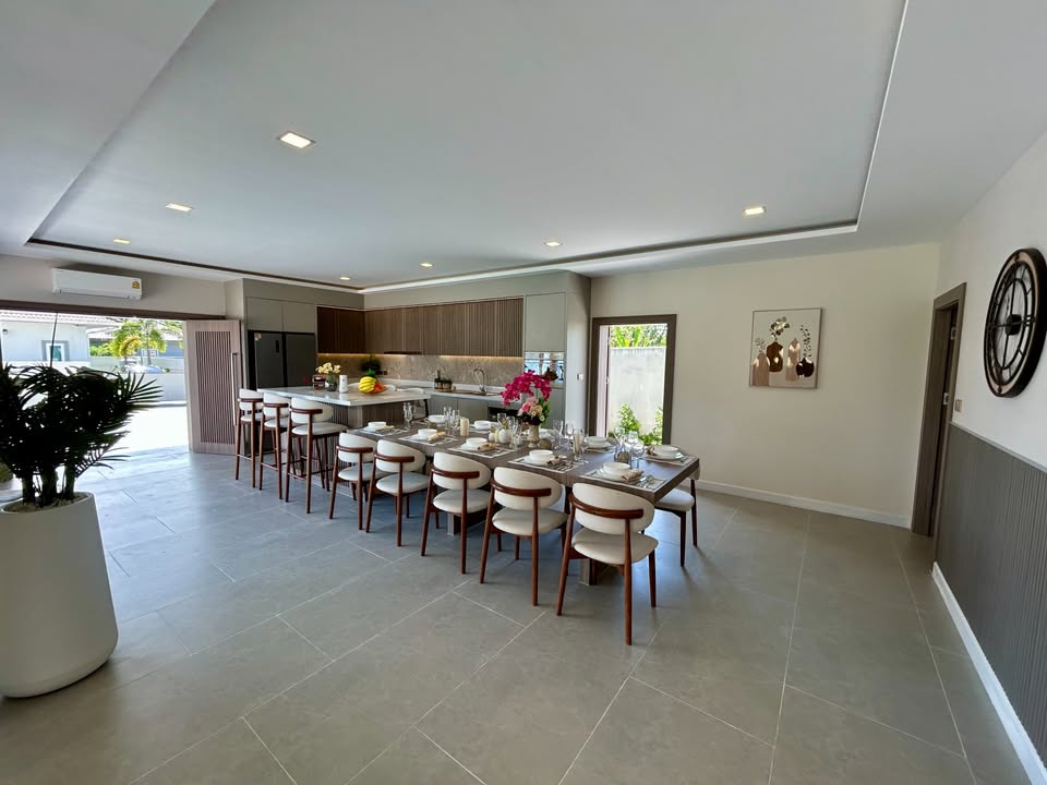 Luxury 7bdr Pool Villa for Sale in Huay Yai