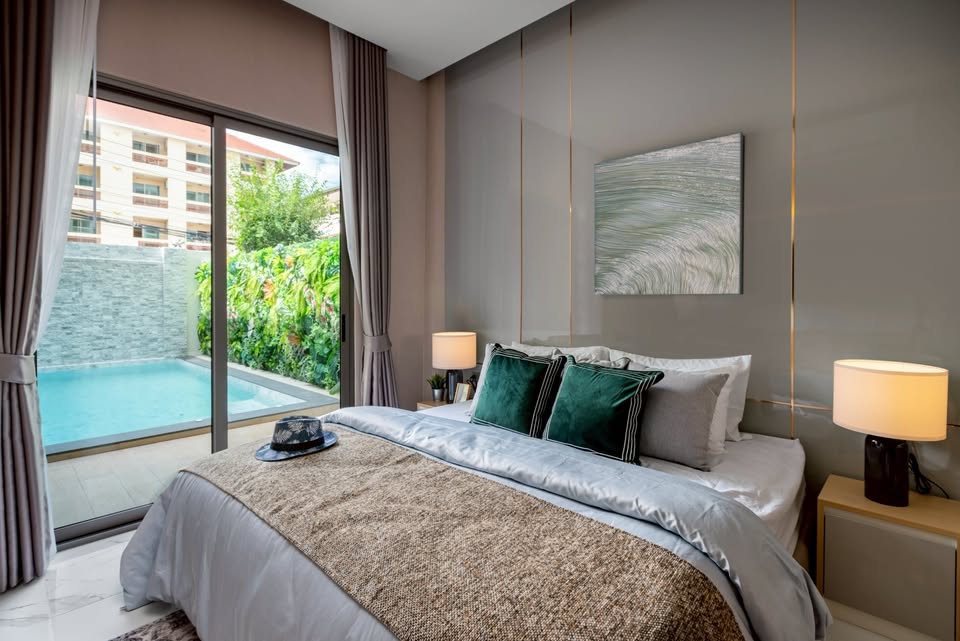 4bdr Pool Villa in the Heart of the City