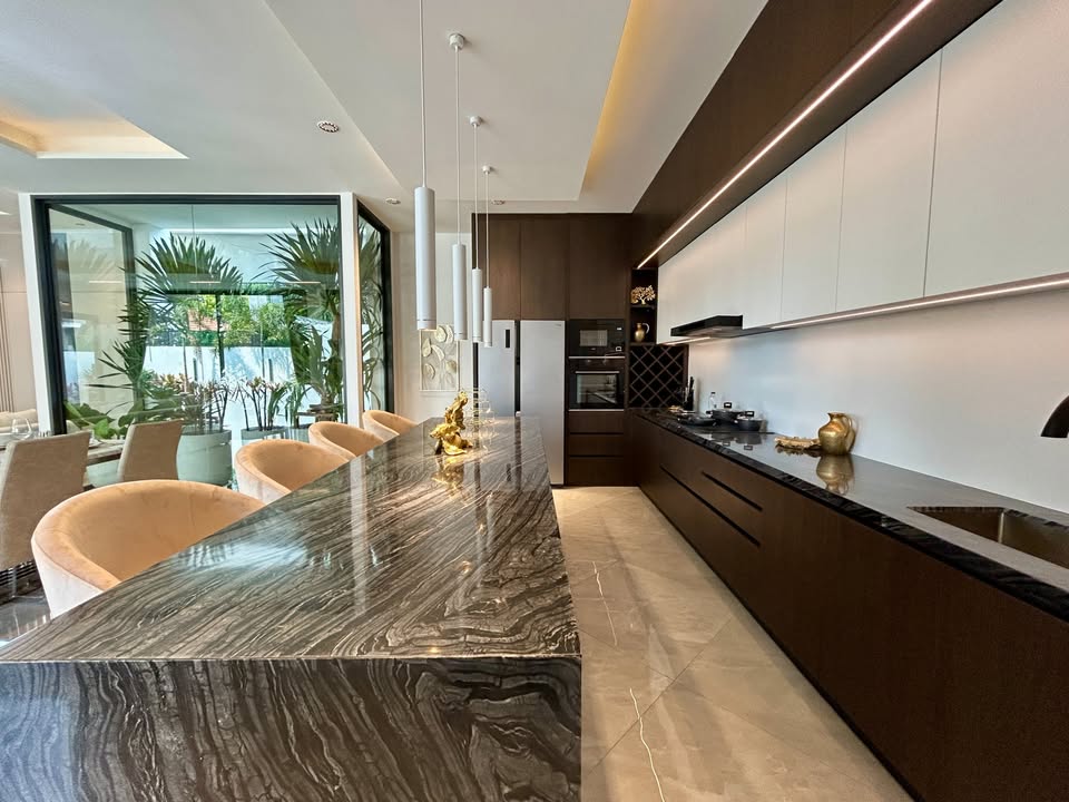 Luxury, newly built, modern-style pool villa for sale near Jomtien Beach