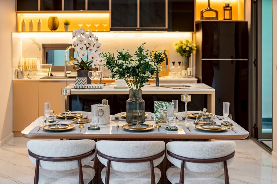 4bdr Pool Villa in the Heart of the City