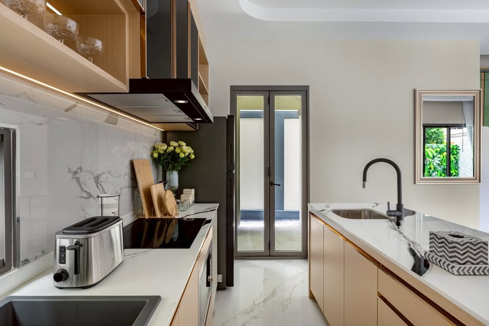 4bdr Pool Villa in the Heart of the City