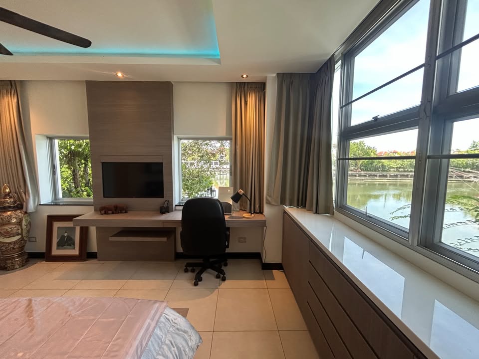 While Marina Unique 3bdr for sale 