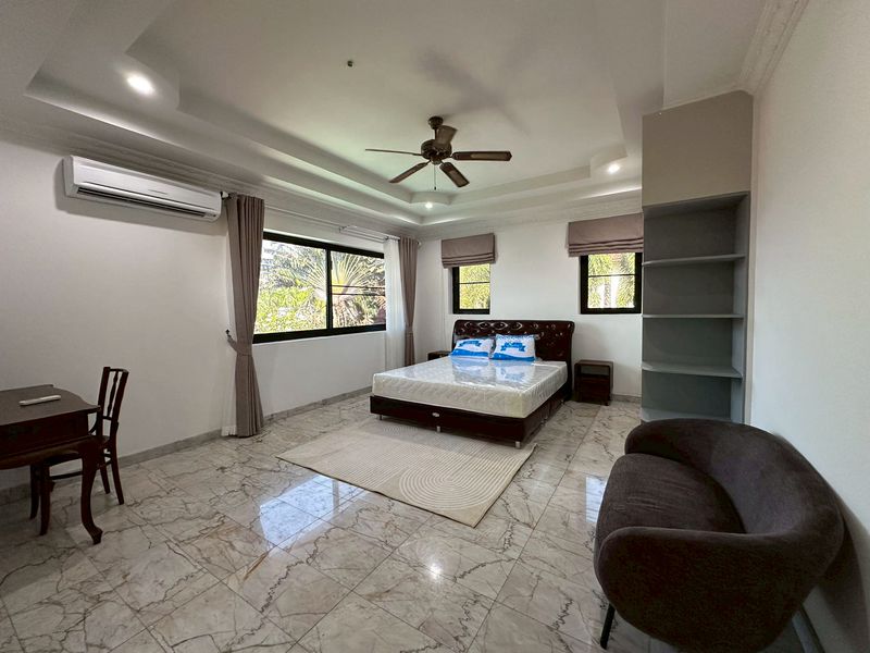 Paradise 5bdr Pool Villa