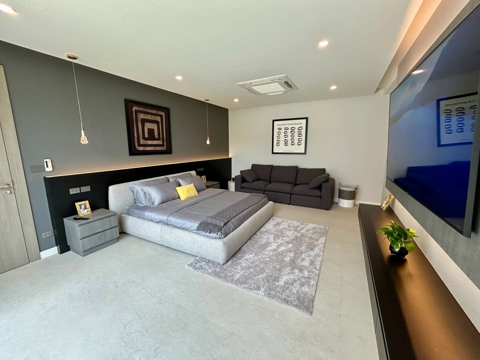 Brand New Ultra-Luxury Home on Phoenix Gold Golf Course