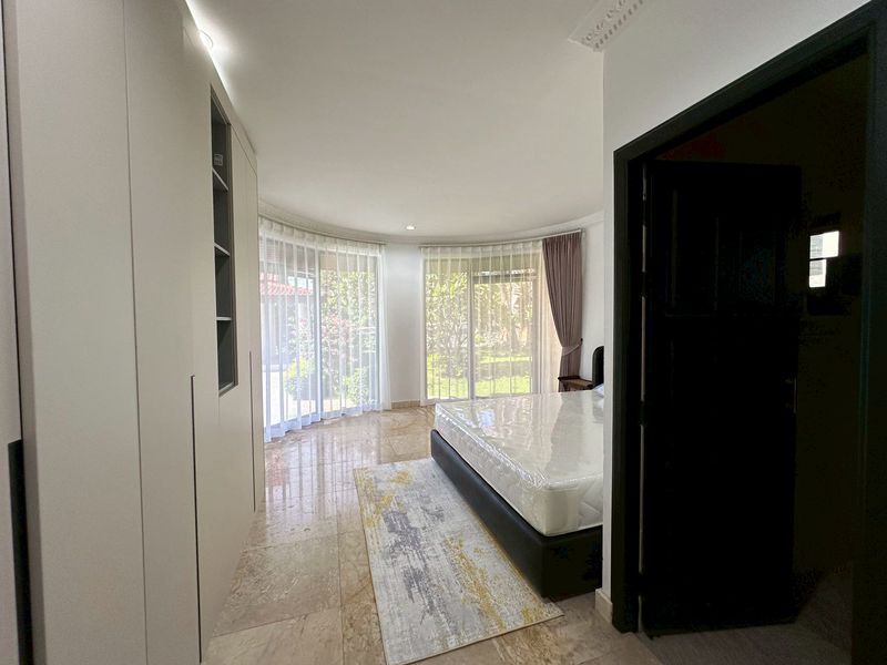 Paradise 5bdr Pool Villa