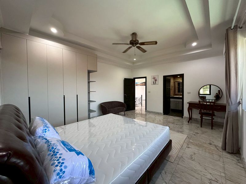 Paradise 5bdr Pool Villa