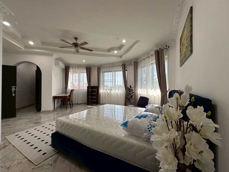 Paradise 5bdr Pool Villa