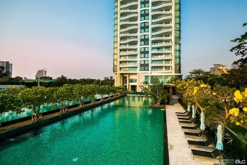 Reflection Jomtien Beach Pattaya