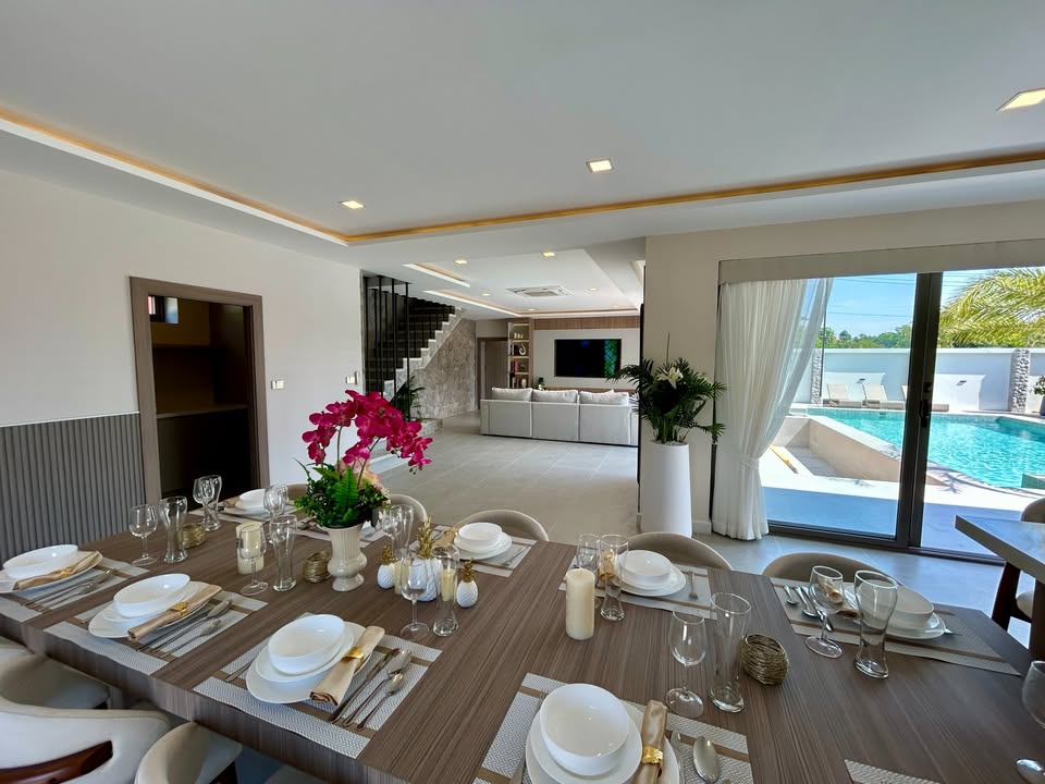 Luxury 7bdr Pool Villa for Sale in Huay Yai